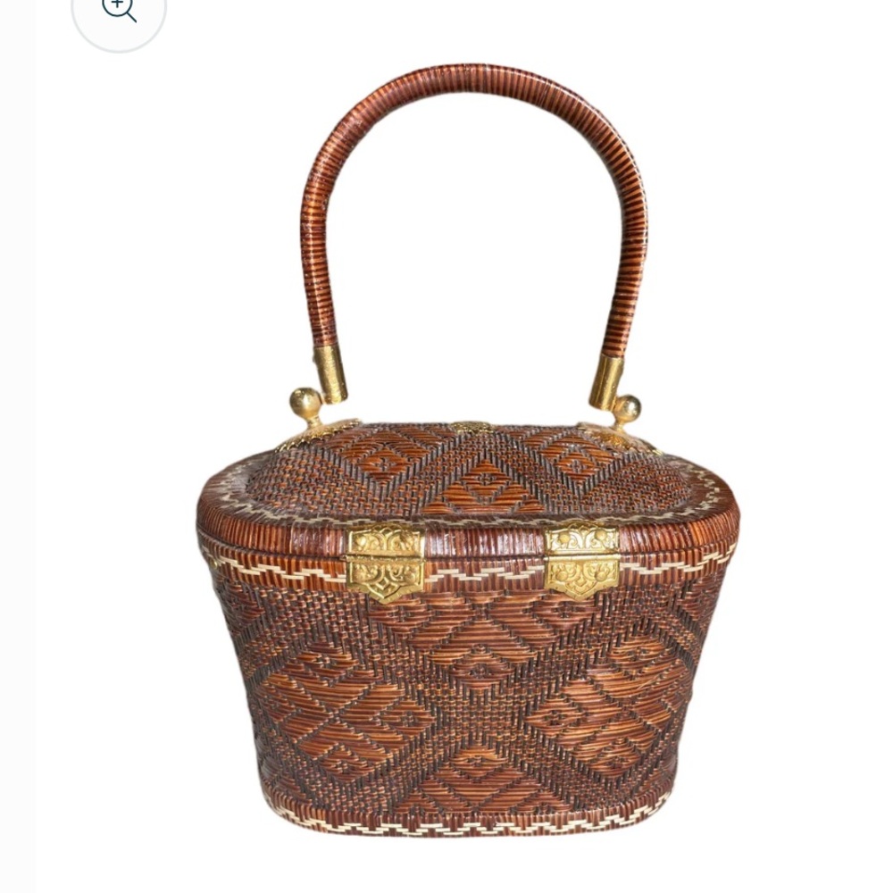 SUGARCOAT HOME
Vintage Thai Woven Rattan Bag with red velvet interior & mirror - Picture 6 of 7